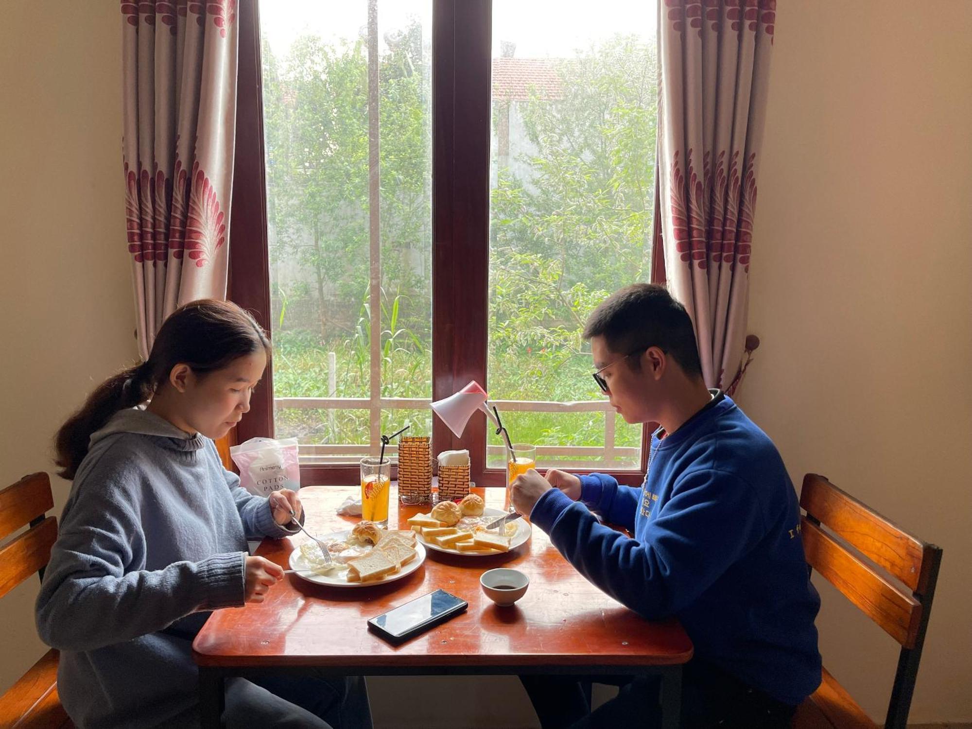 Cozy Son Hotel ニンビン 部屋 写真